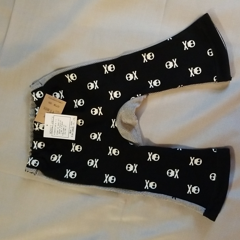 MONKEY PANTS FOR INFANTS WITH SKULLS ON THEM SIZE 6 TO 12 MONTHS